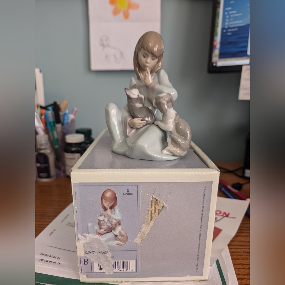 Lladro Cat Nap Girl Figurine